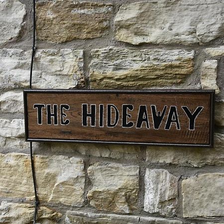 The Hideaway Villa Alston Bagian luar foto